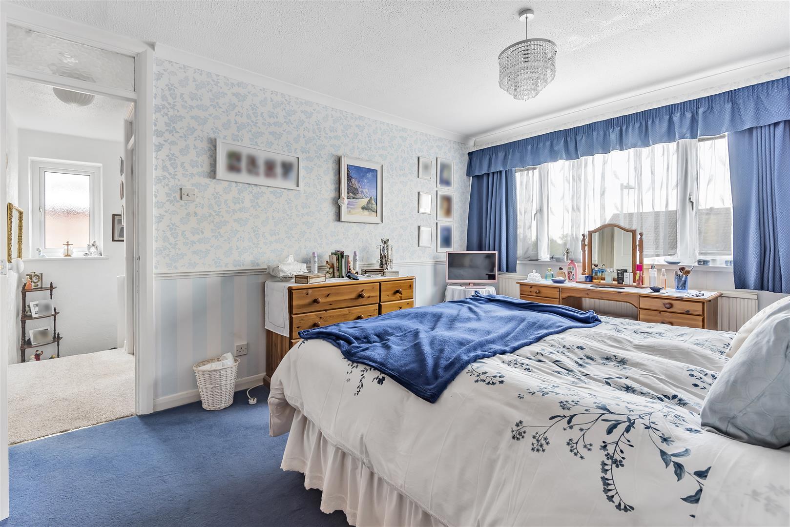 Usk Place, Parc gwernfadog, Morriston, Swansea, SA6 6RE